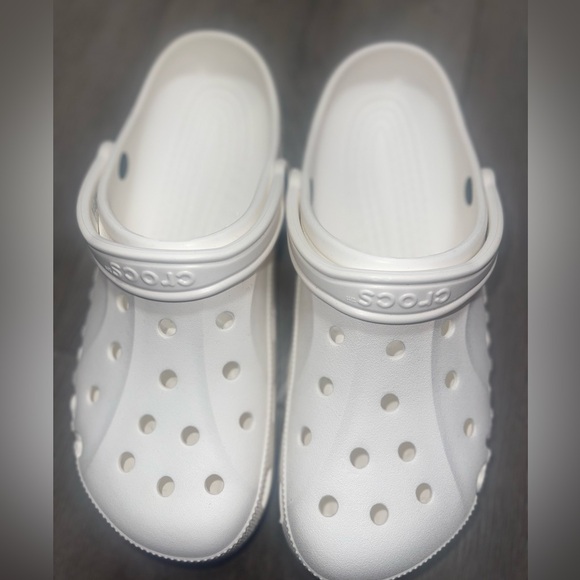 WHITE CROCS Size 12. - Picture 5 of 6